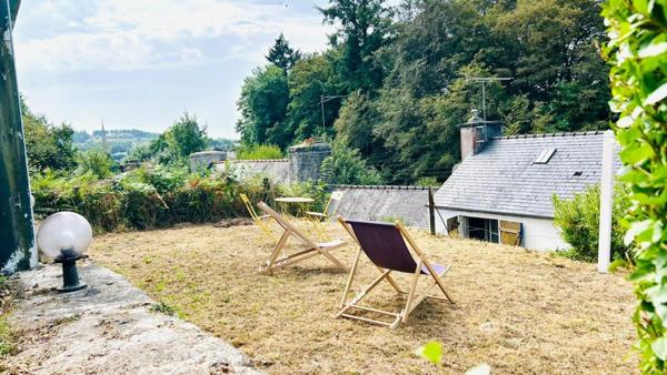 MAISON DE 70M2 SUR TERRAIN DE 345 M2 GARAGE ET ANNEXE.