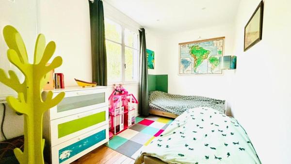 MAISON DE 70M2 SUR TERRAIN DE 345 M2 GARAGE ET ANNEXE.