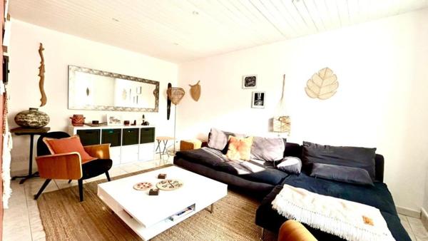 MAISON DE 70M2 SUR TERRAIN DE 345 M2 GARAGE ET ANNEXE.