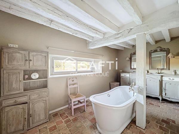 Magnifique longère en campagne de Bécon les granits