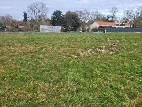 CHALLANS, Terrain de 954 m² quartier résidentiel !