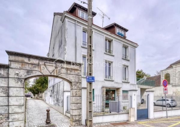 Immeuble de 341,47 m²