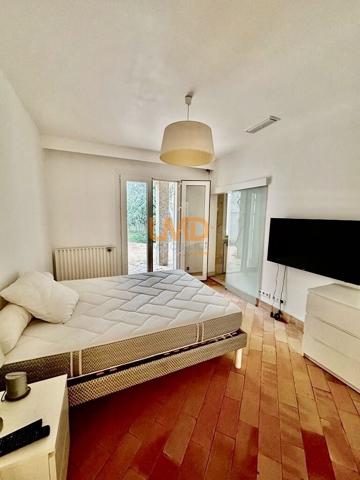 adresse d'exception-villa plain pied-parc arboré-beaux volumes