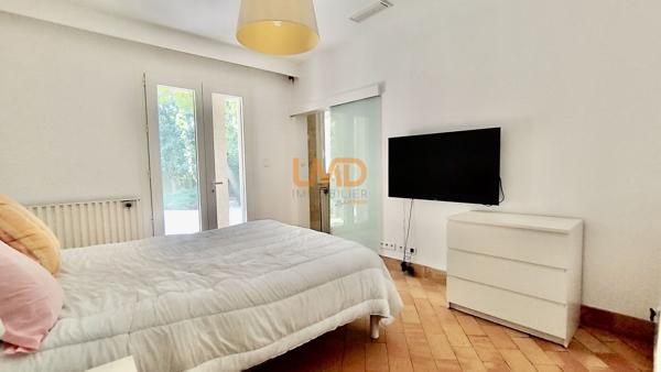 adresse d'exception-villa plain pied-parc arboré-beaux volumes