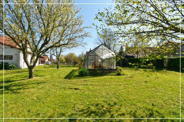 Maison de charme rénovée avec prestations modernes, 4 pièces CHATEAUMEILLANT (18)