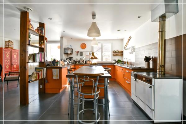 Maison de charme rénovée avec prestations modernes, 4 pièces CHATEAUMEILLANT (18)