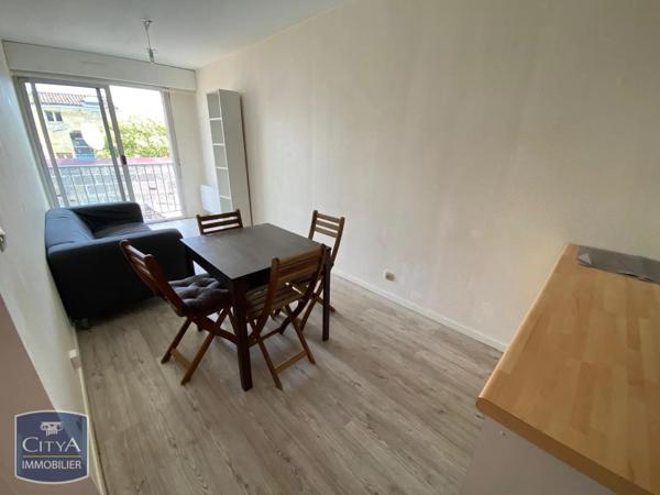 Appartement à louer 2 pièces 40.15m² Bordeaux (33000)