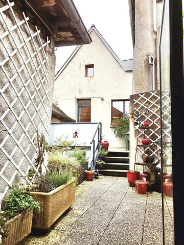 APPARTEMENT ANCIEN AVEC BEAUCOUP DE CACHET