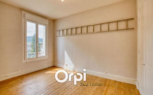 Maison à vendre    6 pièces •  Chomérac