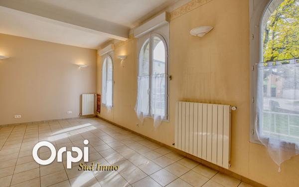 Maison à vendre    6 pièces •  Chomérac