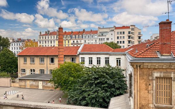 Appartement à vendre    7 pièces • 200 m2 Lyon 7