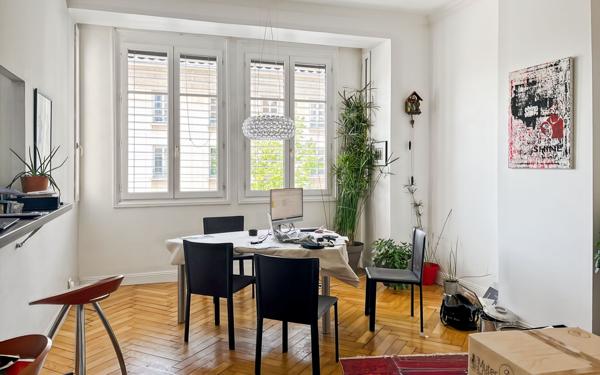 Appartement à vendre    7 pièces • 200 m2 Lyon 7