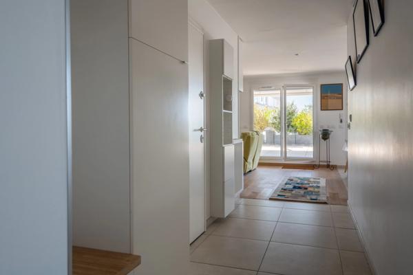 Bron Centre - Appartement toit-terrasse - 75,62 m² - 2 chambres possibles - Terrasse de 120 m² - Dernier étage - Garage en sus