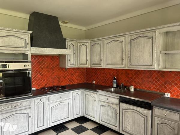 Maison de 140 m²/ 2 logements possibles/ grand garage