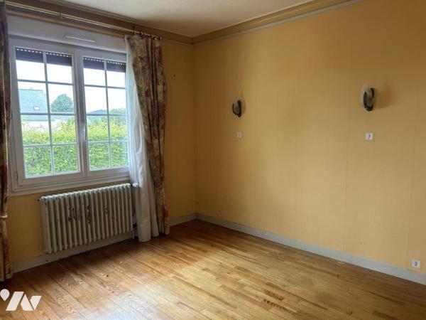 Maison de 140 m²/ 2 logements possibles/ grand garage