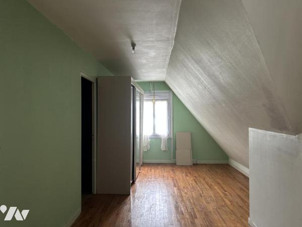 Maison de 140 m²/ 2 logements possibles/ grand garage