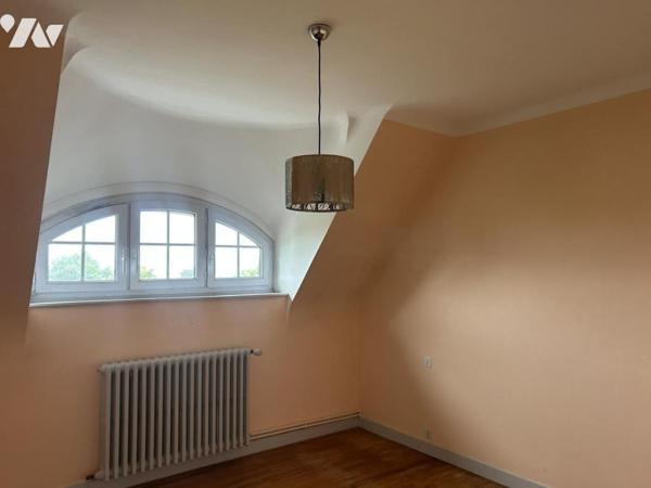 Maison de 140 m²/ 2 logements possibles/ grand garage