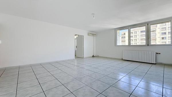 Vente / Appartement T4 à Vénissieux (69200)