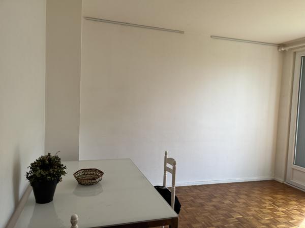 Lyon (69008) LYON 8, LA BUIRE-BATAILLE, T3 LUMINEUX, BALCON, CAVE, PARKING