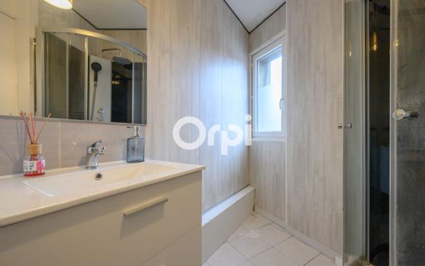 Immeuble à vendre    7 pièces • 146 m2 Armentières