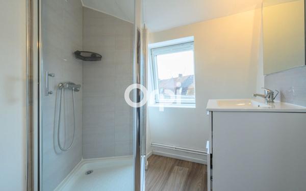 Immeuble à vendre    7 pièces • 146 m2 Armentières