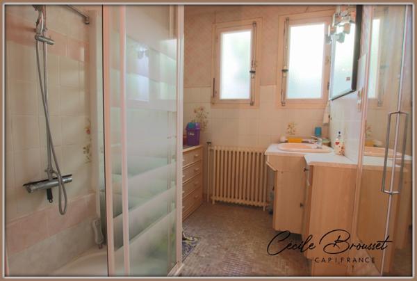 Villa 4 faces pleine de charme et de potentiel à AMELIE LES BAINS PALALDA (66)