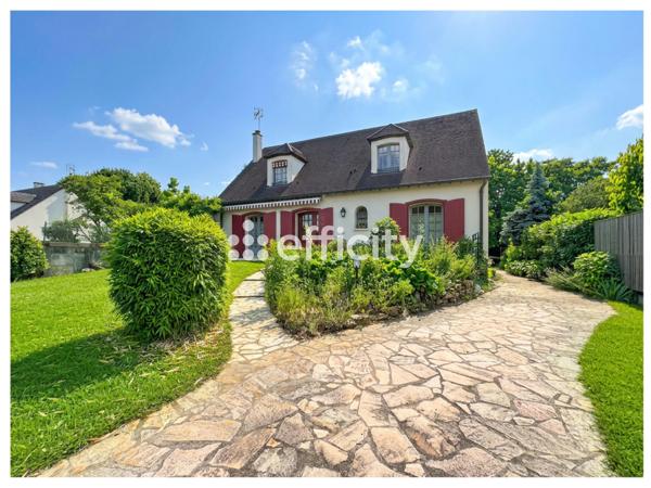 Maison
         6 pièces
        - 153 m² Exclusivité 448 000 € *