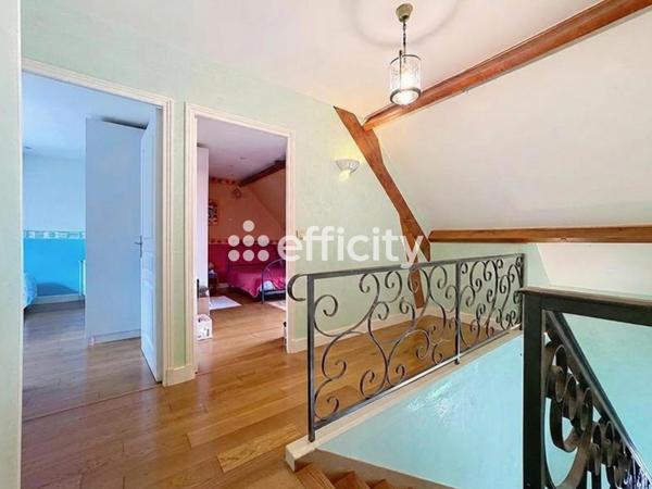 Maison
         6 pièces
        - 153 m² Exclusivité 448 000 € *