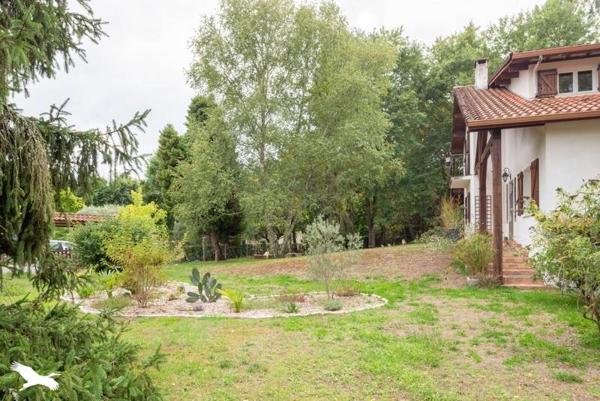 Maison à vendre |  Saint-Pierre-du-Mont |  8 pièces | 196 m²