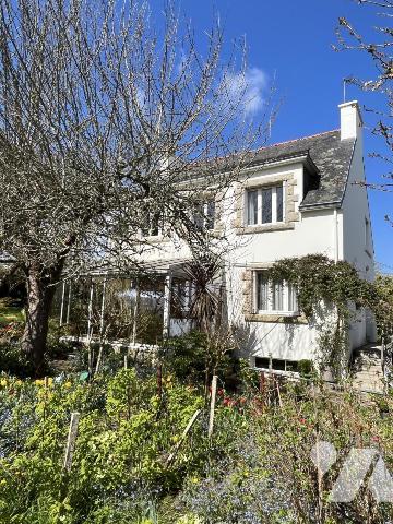 MAISON - PLEUVEN