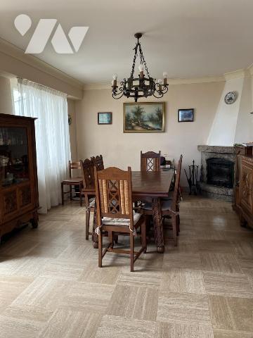 MAISON - PLEUVEN