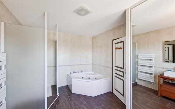 Maison à vendre    5 pièces •  Grisolles