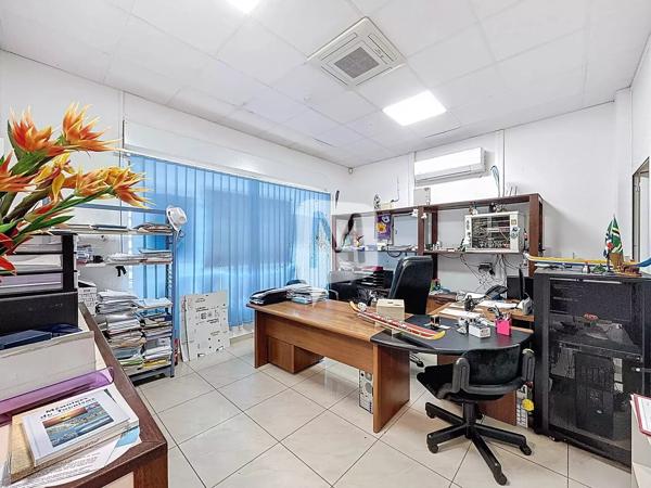 DPT GUYANE, à louer CAYENNE Local/Bureau de 183 m2