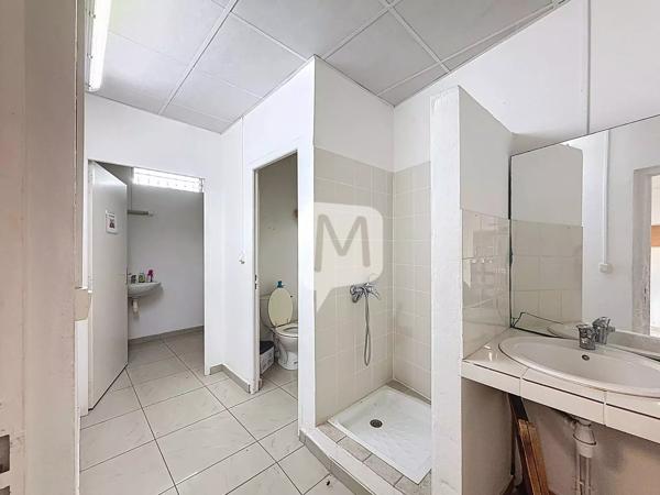 DPT GUYANE, à louer CAYENNE Local/Bureau de 183 m2