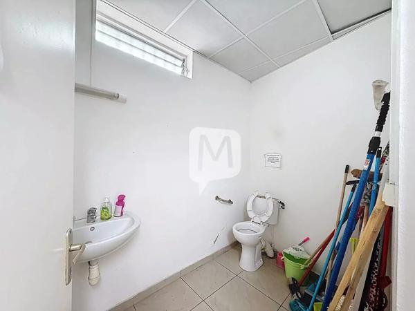 DPT GUYANE, à louer CAYENNE Local/Bureau de 183 m2