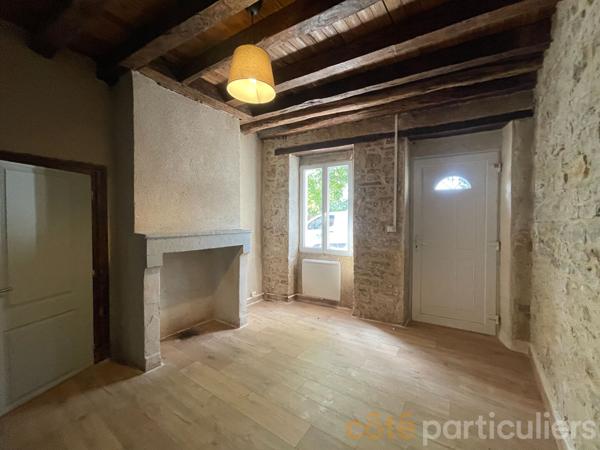 Vente
                Maison90 m² - 3 Pièces -
                    CHARENTON DU CHER (18210)