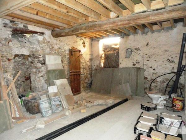 CHEZY SUR MARNE - Maison de type 5 d'environ 95 m², avec garage non attenant et terrain