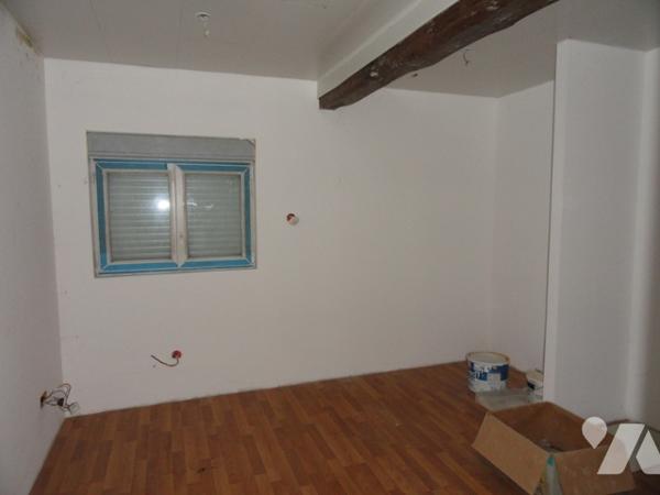 CHEZY SUR MARNE - Maison de type 5 d'environ 95 m², avec garage non attenant et terrain
