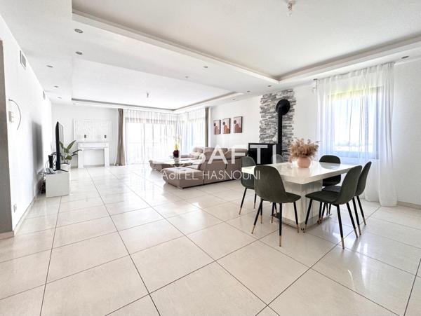 EXCLUSIVITÉ – –  Opportunité rare : maison récente avec piscine, à 15 min de Montpellier !