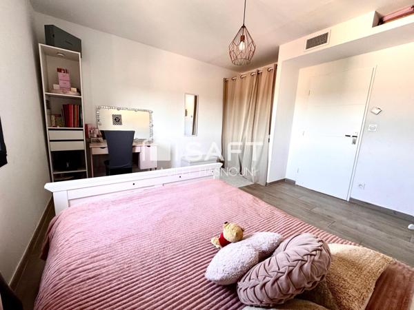 EXCLUSIVITÉ – –  Opportunité rare : maison récente avec piscine, à 15 min de Montpellier !