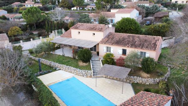 A VENDRE 84120 PERTUIS MAISON TYPE 6 PIECES D'ENVIRON 167M² AVEC DOUBLE GARAGE, PISCINE ET JARDIN