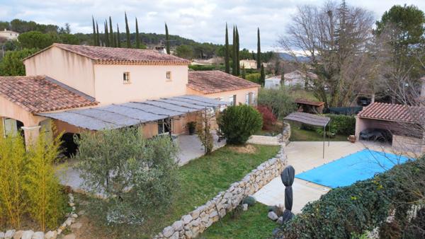 A VENDRE 84120 PERTUIS MAISON TYPE 6 PIECES D'ENVIRON 167M² AVEC DOUBLE GARAGE, PISCINE ET JARDIN