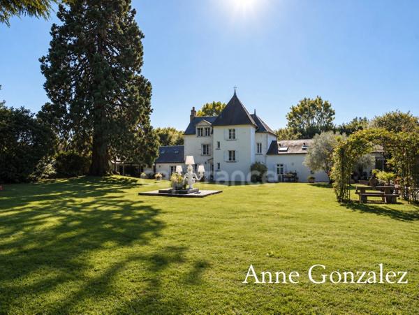 ORLEANS-SAINT JEAN LE BLANC, Rare propriété du XVIIIème revisitée par un architecte, parc paysager, piscine , élégance et prestations haut de gamme