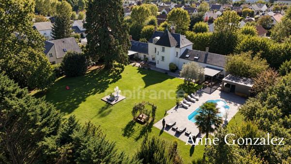 ORLEANS-SAINT JEAN LE BLANC, Rare propriété du XVIIIème revisitée par un architecte, parc paysager, piscine , élégance et prestations haut de gamme