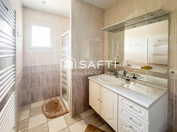 Maison 100 m2, 3 chambres à Sainte-Eulalie