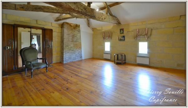 Maison en pierre, 16 pièces, 8 chambres.