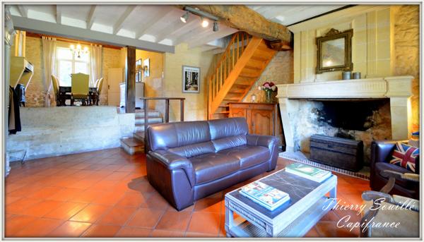 Maison en pierre, 16 pièces, 8 chambres.