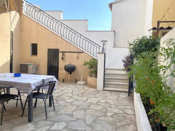 Maison de ville T8- deux appartements T4 sépares - Terrasses - Grenier - Garage / Quartier pont de bois