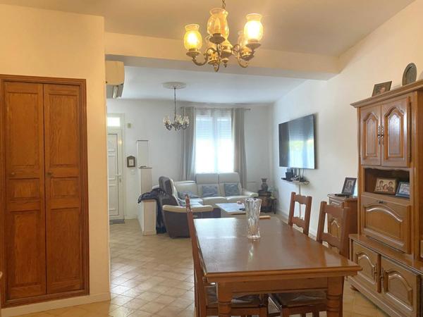 Maison de ville T8- deux appartements T4 sépares - Terrasses - Grenier - Garage / Quartier pont de bois