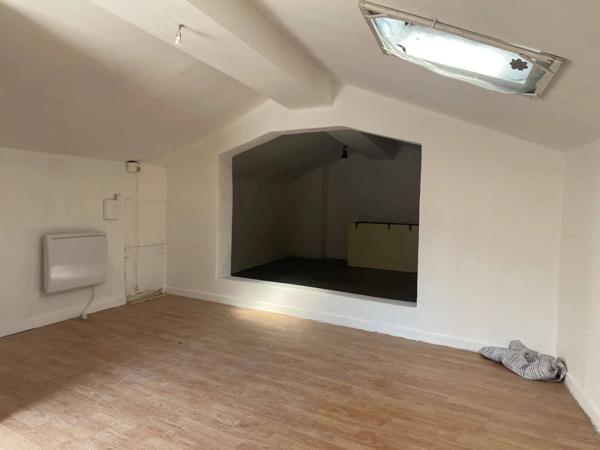 Maison de ville T8- deux appartements T4 sépares - Terrasses - Grenier - Garage / Quartier pont de bois